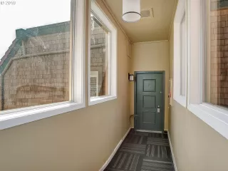 Photo #6: 19414853 Listing