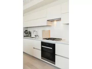 Photo #6: 194156512 Listing