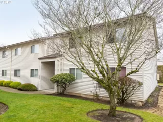 Photo #2: 19416006 Listing