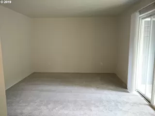 Photo #4: 19421875 Listing