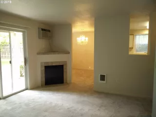 Photo #6: 19421875 Listing