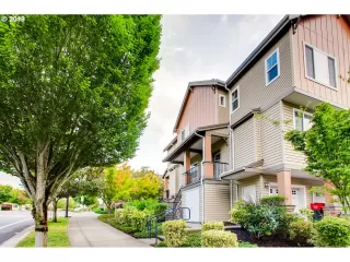 Photo #4: 19427339 Listing