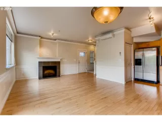 Photo #6: 19427339 Listing