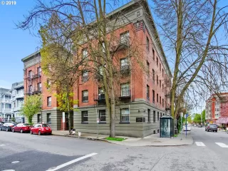 Photo #2: 19433992 Listing
