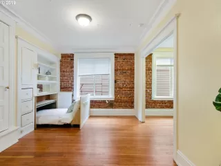 Photo #6: 19433992 Listing