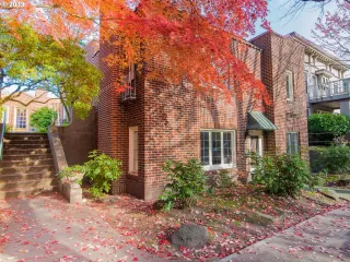 Click for more information on MLS # 19435869 : 2743 NW THURMAN ST 1 More Details about MLS # 19435869 : 2743 NW THURMAN ST 1