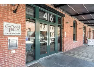 Photo #2: 19441446 Listing