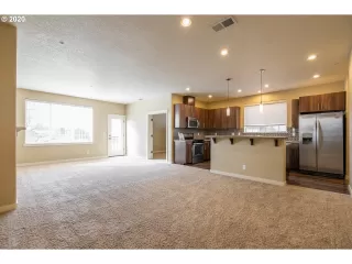 Photo #4: 19442663 Listing