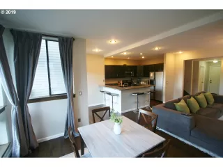 Photo #6: 19445197 Listing 