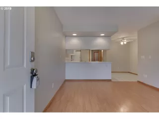 Photo #5: 19445930 Listing