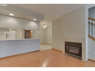 Photo #6: 19445930 Listing