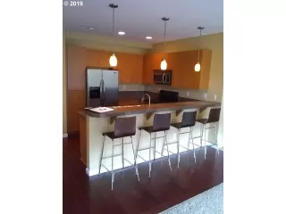 Photo #3: 19446074 Listing