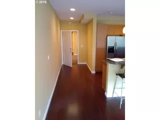 Photo #4: 19446074 Listing