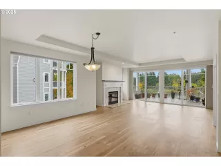 Photo #2: 194469048 Listing 