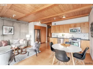 Photo #5: 19449687 Listing 