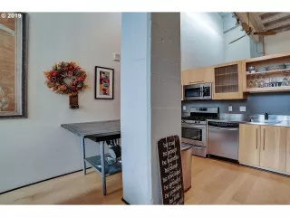 Photo #2: 19449932 Listing 