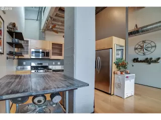 Photo #3: 19449932 Listing 