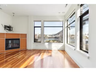 Photo #5: 19452390 Listing