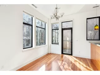 Photo #6: 19452390 Listing