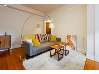 Photo #2: 19456918 Listing