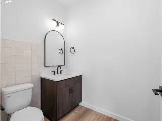 Photo #5: 194588240 Listing