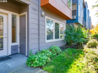 Photo #2: 19467505 Listing 