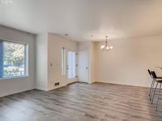 Photo #4: 19467505 Listing 
