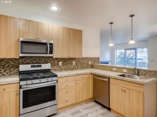Photo #5: 19467505 Listing 