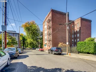 Photo #2: 19467748 Listing