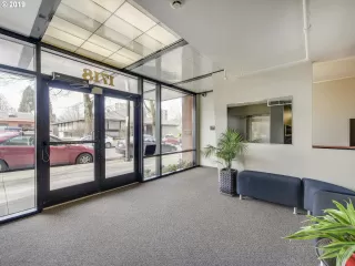 Photo #1: 19468989 Listing