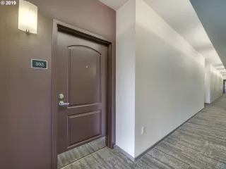 Photo #2: 19468989 Listing