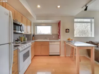 Photo #4: 19468989 Listing