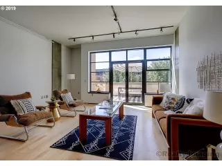 Photo #2: 19470663 Listing 