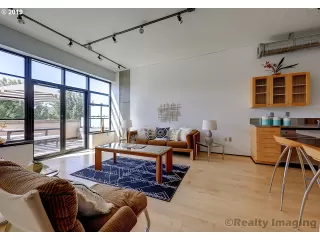 Photo #3: 19470663 Listing 