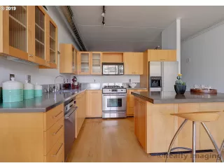 Photo #6: 19470663 Listing 