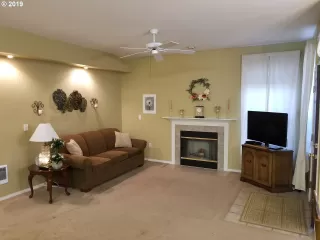 Photo #2: 19471383 Listing