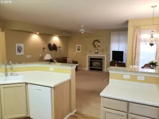 Photo #4: 19471383 Listing