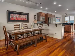 Photo #3: 19474606 Listing