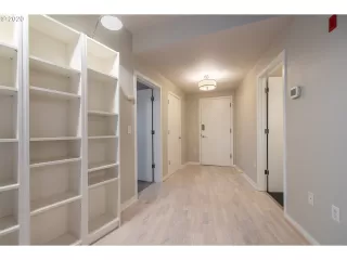 Photo #4: 19475624 Listing