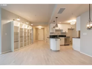 Photo #5: 19475624 Listing