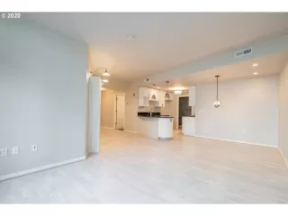 Photo #6: 19475624 Listing