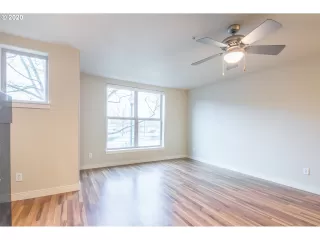 Photo #2: 19476679 Listing