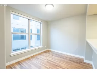 Photo #6: 19476679 Listing