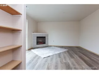 Photo #3: 19479176 Listing