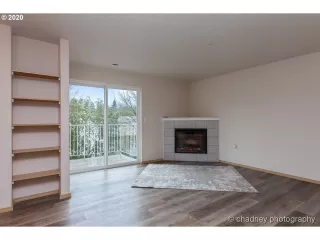 Photo #4: 19479176 Listing