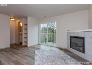 Photo #5: 19479176 Listing