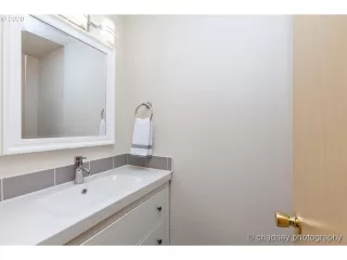 Photo #6: 19479176 Listing