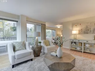 Photo #6: 19480406 Listing 