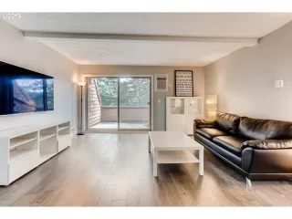 Photo #2: 19481273 Listing