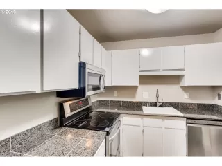 Photo #5: 19481273 Listing